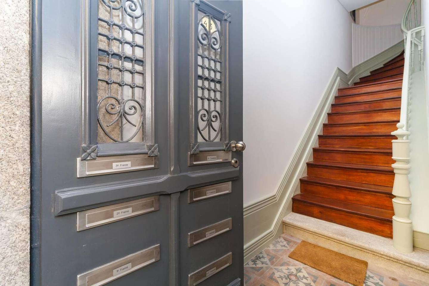 Guestready - Charming Downtown And Quiet Apartment Порту Экстерьер фото